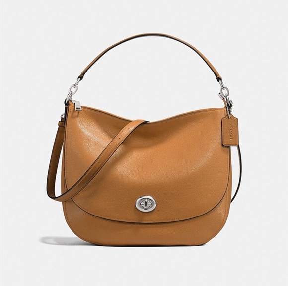 Coach Handbags - Coach Turnlock Hobo Shoulder Crossbody Bag